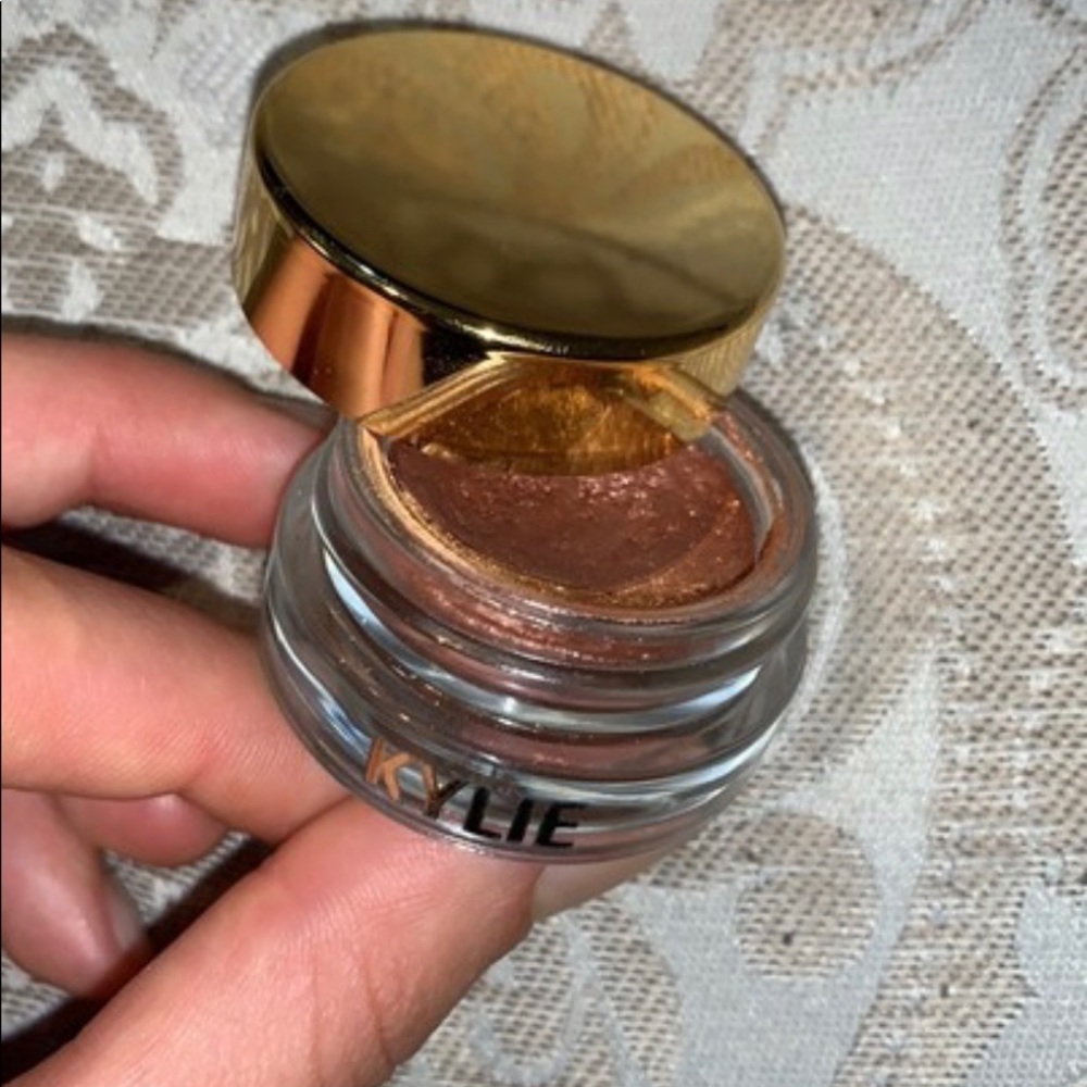 Kylie Cosmetics Birthday Edition Créme Shadow